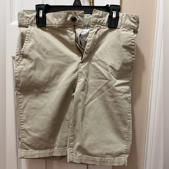 The Children’s Place boys chino shorts, khaki, size 12. - Picture 1 of 2